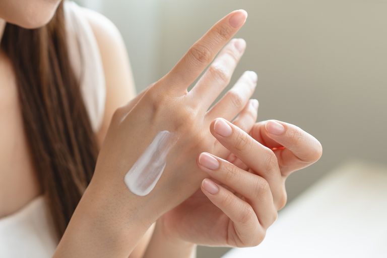 "향수 냄새 때문에 토할 것 같아요" 고통 호소한 직장인, '직장 내 괴롭힘' 인정될까 기사 관련이미지