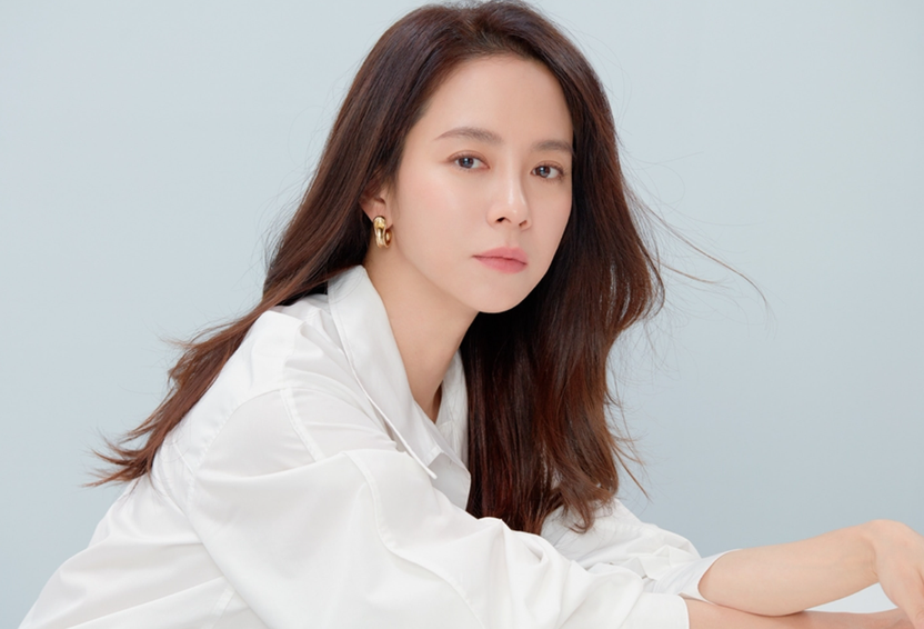 송지효 측 "부친 채무로 협박 말라"…형사고소 예고 기사 관련이미지