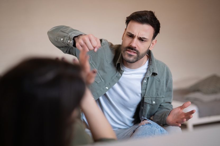 “오늘은 너 죽인다” 3시간 칼 들고 폭행…맨발 탈출 아내의 절규 기사 관련이미지