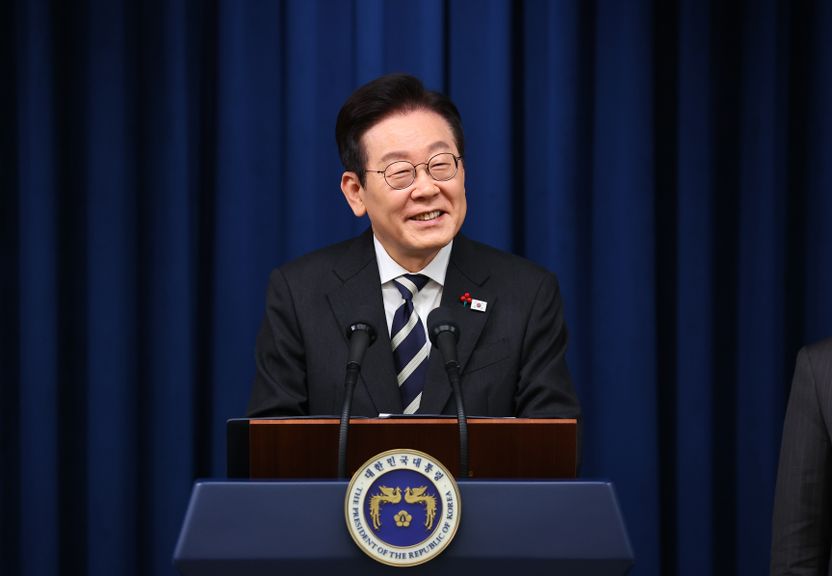 이재명 대통령 "12월 3일 법정공휴일로"…법적으로 따져본 실현 가능성은 "65%" 기사 관련이미지
