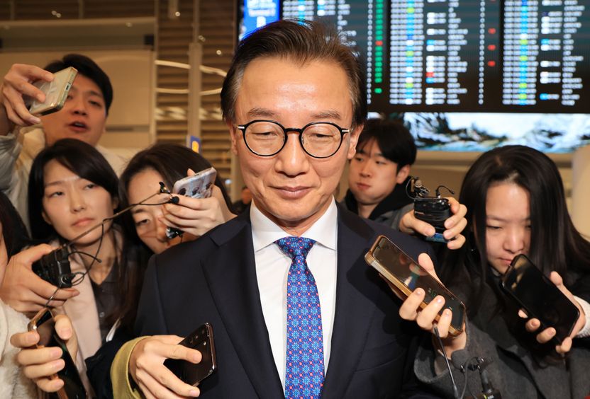 뇌물 의혹 전재수 장관, '사퇴' 승부수 던진 법적 셈법은? 기사 관련이미지