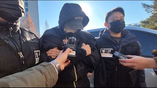 시신은 오폐수조에, 차는 호수에... '기부천사' 가면 쓴 살인마의 소름 돋는 치밀함 기사 관련이미지