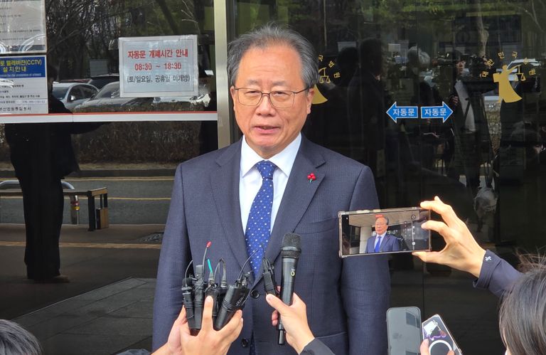 "현직은 직위상실형, 도전자는 재판행"… 부산 교육감 선거 '사법 족쇄' 걸렸다 기사 관련이미지