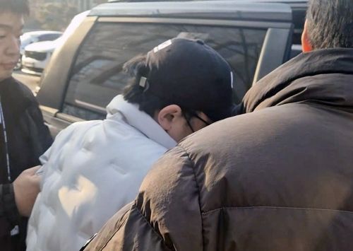 지적장애 자매 성범죄 의혹 야학 교장, 구속영장 또 기각... 법원 "다퉈볼 여지 있다" 기사 관련이미지