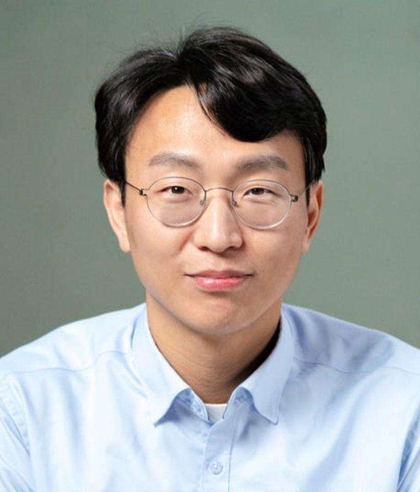 "이혼하고 결혼해" 정희원 교수 덮친 스토킹… 2년치 수입 요구한 전 직원 결국 접근금지 기사 관련이미지