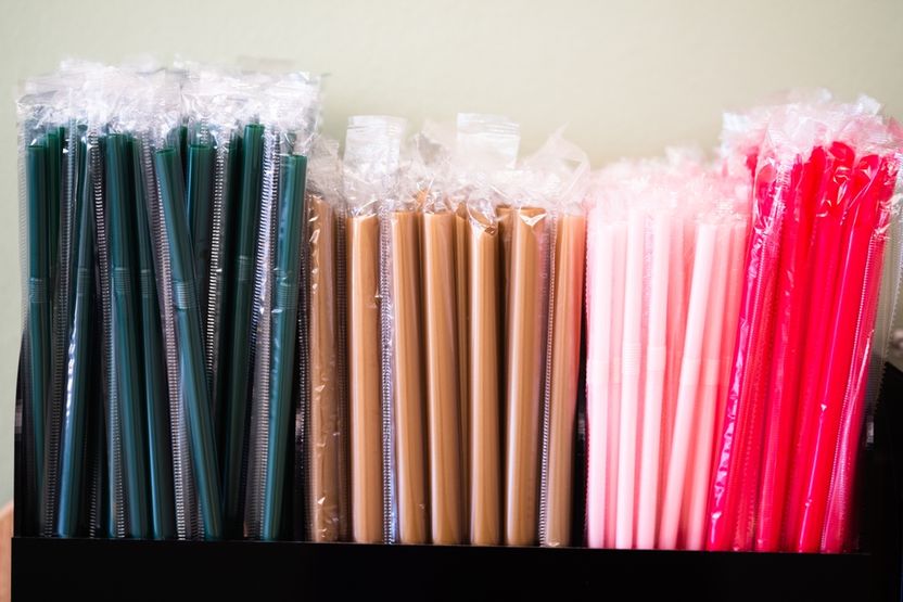 오락가락 빨대·일회용컵 규제…카페 사장님 두 번 울리는 도돌이표 정책 기사 관련이미지