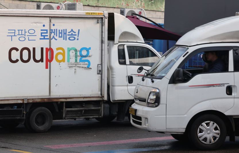 쿠팡, 한국선 "글로벌 리더"라더니… 미국선 "보호 필요한 중소기업"? 기사 관련이미지