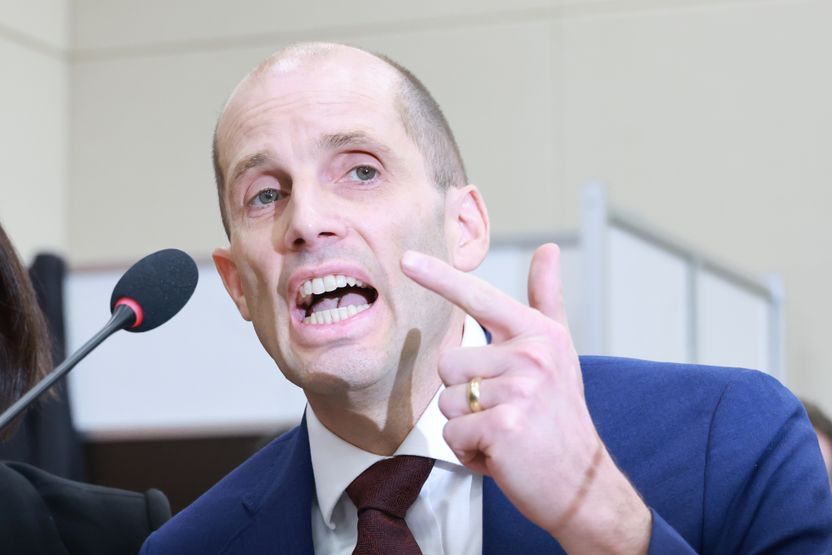 쿠팡 로저스 "내 통역 쓰겠다" 버티기… 국회법상 강제 가능한 이유 기사 관련이미지