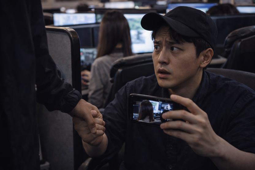 불법촬영 1년4개월 복역 후 또 범행…'누범'의 굴레, 실형 피할 길 없나 기사 관련이미지