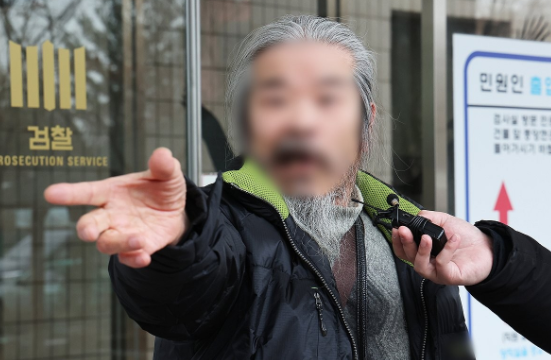 "치료 안 받으면 또 저지른다" 등하교 시간 노린 조두순, 법정구속 부른 '8개월'의 비밀 기사 관련이미지