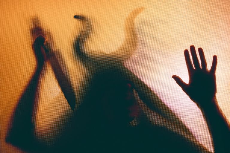 "신이 시켰다"며 엄마 38번 찌른 아들...그녀의 마지막 말 "엄마는 너밖에 없었다" 기사 관련이미지