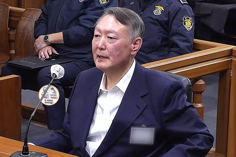 무기징역에도 쏟아진 비판…법조계가 주목한 윤석열 1심의 3가지 맹점 기사 관련이미지