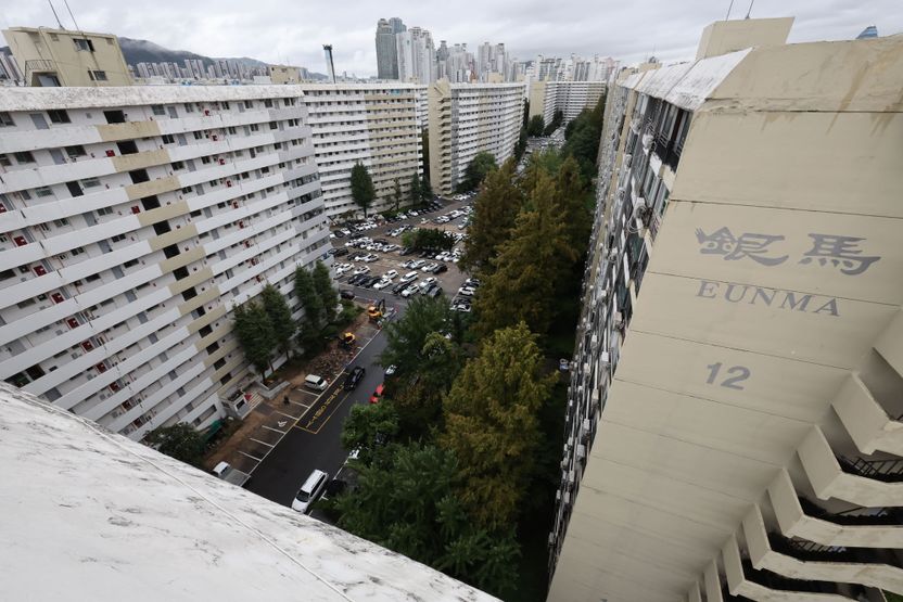 은마아파트 화재 진압 지연시킨 이중주차 차주들… 처벌 가능성 따져보니 기사 관련이미지