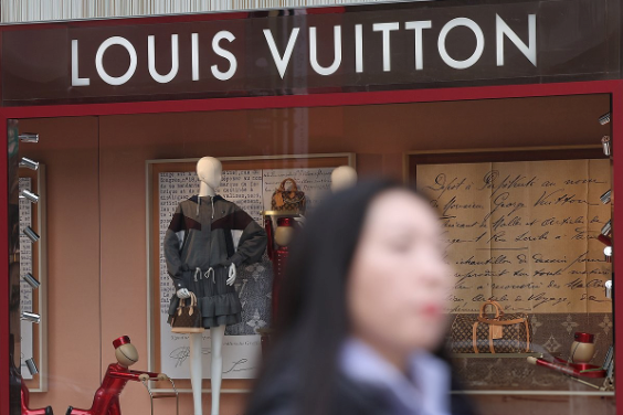 루이비통 꺾은 강남 50년 수선 장인, 대법원서 웃었다 "한국 소비자 우습게 봤다" 기사 관련이미지