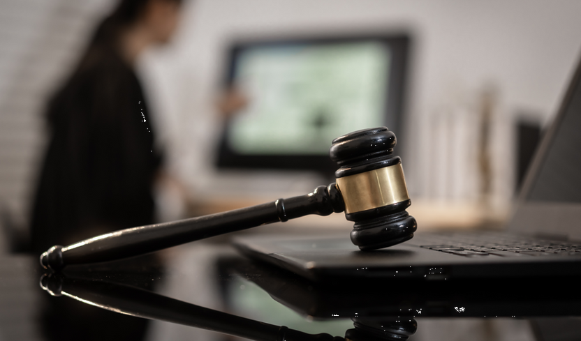 현관문에 둔기 걸어둔 30대, '공공장소 흉기소지죄' 처벌 가능할까? 기사 관련이미지