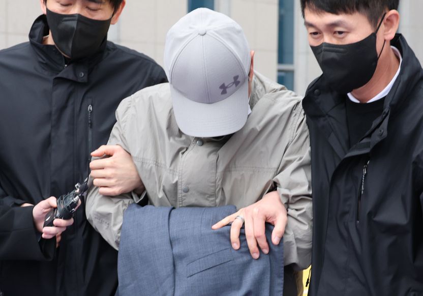 6곳서 41명 촬영한 전 장학관 구속 기소… ‘경합범 가중’ 법리상 징역 8년형도 가능 기사 관련이미지