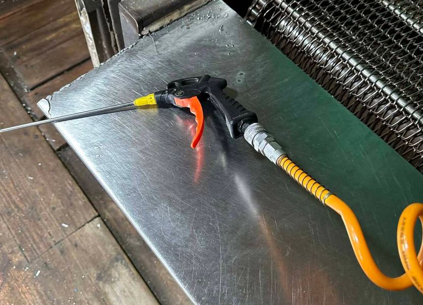 내장 10cm 구멍 뚫어놓고 "장난이었다"⋯'항문 에어건' 사장의 최악의 자충수 기사 관련이미지