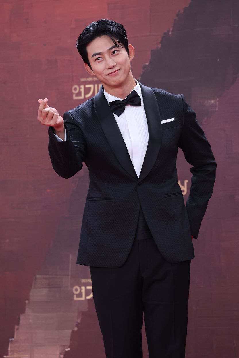 옥택연 비공개 결혼식 '도둑 촬영'…신부 얼굴 유포한 관광객, 처벌은? 기사 관련이미지