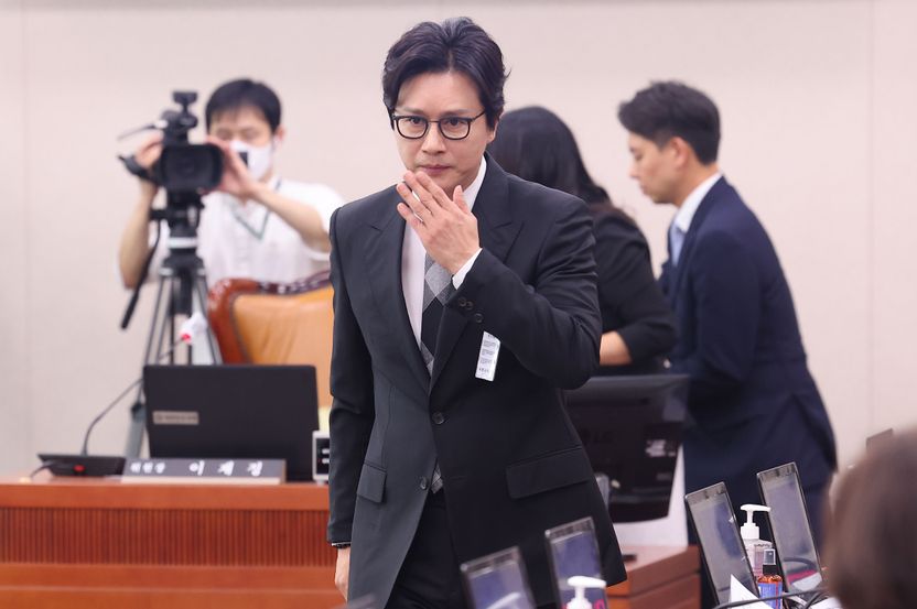 공인 사생활 저격 어디까지 허용될까…MC몽 '김민종 폭로'가 불러올 법적 파장 기사 관련이미지