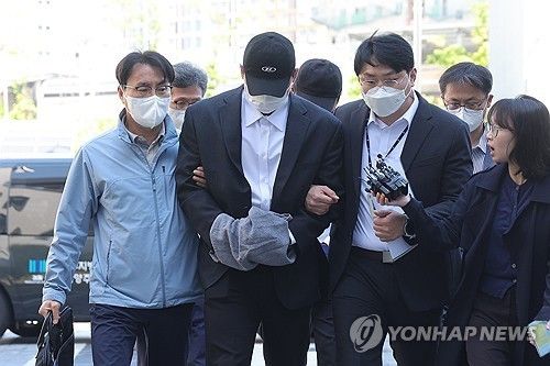 '김창민 감독 사망 사건' 피의자 2명 살인죄로 구속기소…미필적 고의 인정 기사 관련이미지