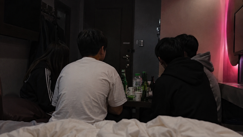 모텔 방 술게임, 벌칙으로 이어진 스킨십…강제추행이었을까 기사 관련이미지