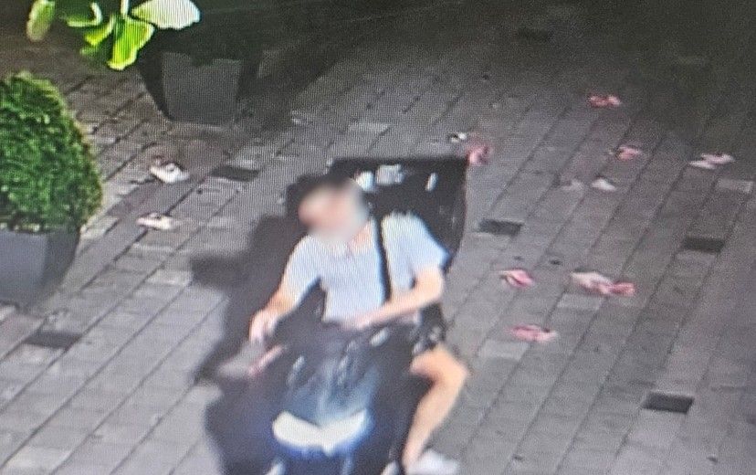 불법 유흥업소 전단지 단속, 잡아도 잡아도 옮겨간다… 지자체가 '폭탄전화' 꺼낸 이유 기사 관련이미지