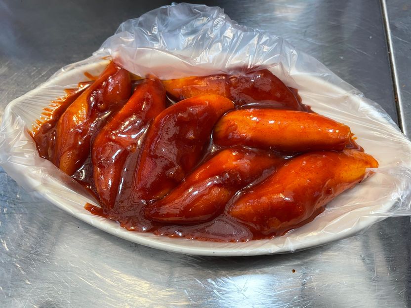 떡볶이에 침 뱉고 가판대 박살…'동네 상인' 집단 괴롭힌 일당, 위자료 철퇴 기사 관련이미지