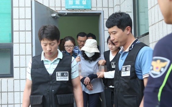 "애완견 악귀가 딸에게 옮아갔다" 끔찍한 딸 시신 훼손에도 어머니 '무죄', 왜? 기사 관련이미지