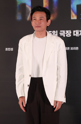 황정민 '불륜' 폭로한 여성의 정체는 스토킹 피의자? 형사 고소 쟁점은 기사 관련이미지