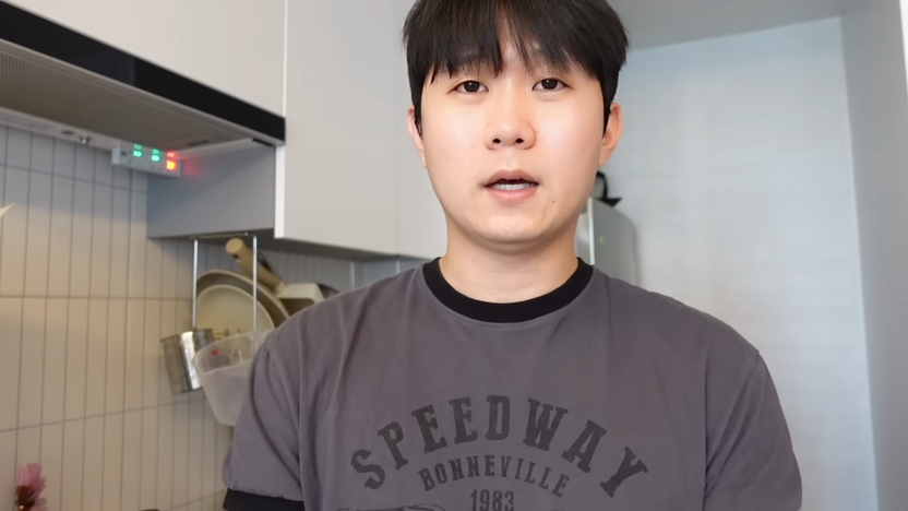 '가짜뉴스' 유포한 96만 혐한 유튜버⋯도피성 귀화 선언 하루 만에 철회 기사 관련이미지
