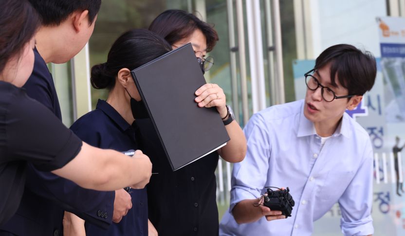 멍투성이로 탈출했지만 경찰·지자체·법원 모두 외면…그 사이 11살 아이는 숨을 거뒀다 기사 관련이미지