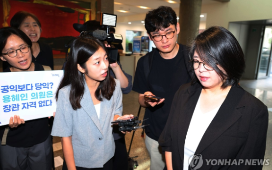 여야 사퇴 압박에도 용혜인 "청문회서 밝힐 것"…출근길 침묵 일관 기사 관련이미지