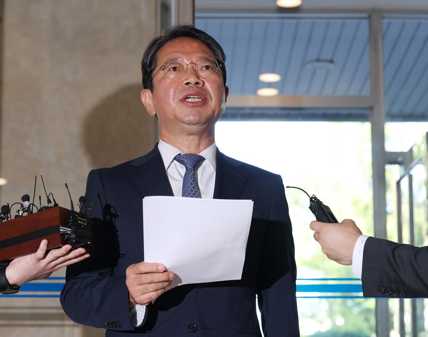 '김승원 신약 로비' 임상 조작 유죄에도…식약처, 승인 취소 '방치' 기사 관련이미지