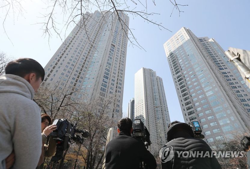 강제수사에 돌입한 '김학의 수사단'...직권남용 혐의 적용은 변수 기사 관련이미지