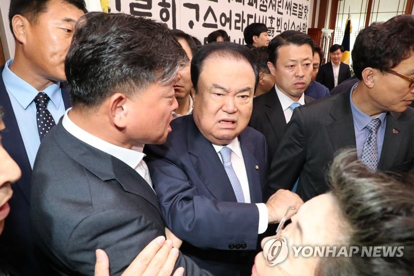 한국당 "국회 임시회 중 패스트트랙 목적 사·보임 불가"...과연 사실일까? 기사 관련이미지