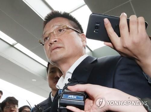 윤중천 “동영상 속 남성은 김학의” 인정 기사 관련이미지