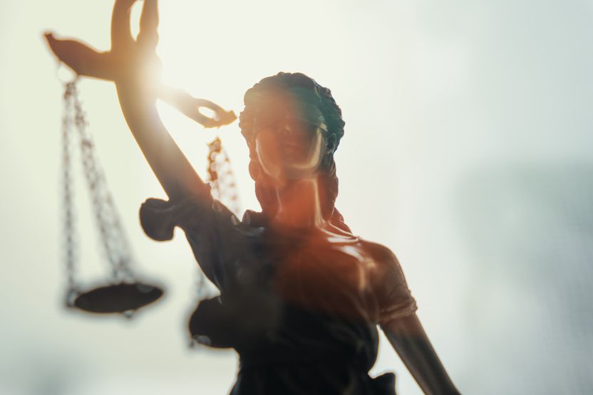 변호사 숫자 많아졌으니 변호사 결격사유도 느슨해져야 한다? 기사 관련이미지