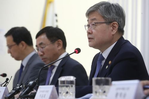 <신문 사설 큐레이션> 고용안전망 구멍 메울 ‘국민취업지원제’ 기사 관련이미지