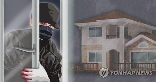노인을 흉기로 위협하고 3만4000원 뺏은 50대에 ‘징역 4년’ 기사 관련이미지