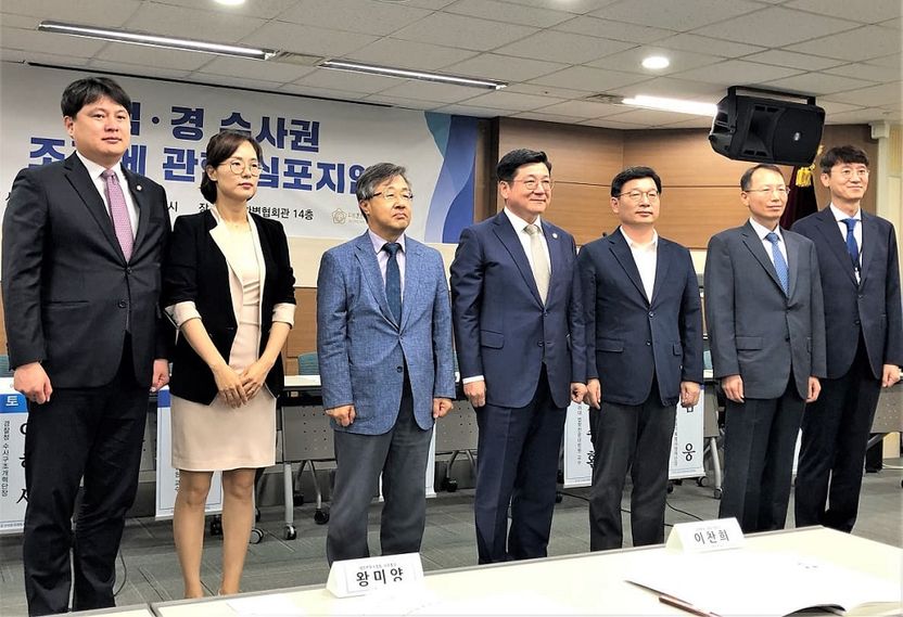 '신속 처리' 이름 무색한 검경 수사권 조정, 입장 차 여전히 '뚜렷' 기사 관련이미지