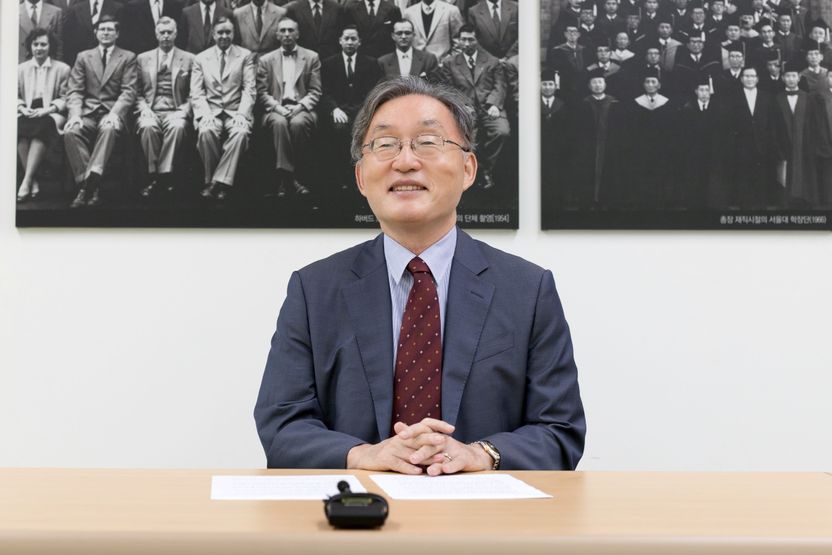 '전관예우' 근절 사명(使命) 맡은 윤진수 제8대 법조윤리협의회 위원장 기사 관련이미지