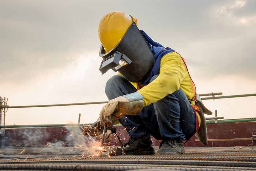 폭염 속 용접공 사망, 감독자인 건설사 대표 ‘실형’ 기사 관련이미지