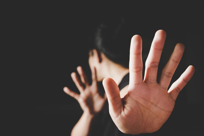 "너는 생리 언제 하니" 여학생 머리냄새 맡은 '성희롱' 교수 기사 관련이미지