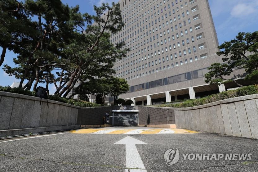 8시간 만에 귀가한 조국 부인에 ‘황제 소환’ 논란⋯ 전례를 보니 기사 관련이미지