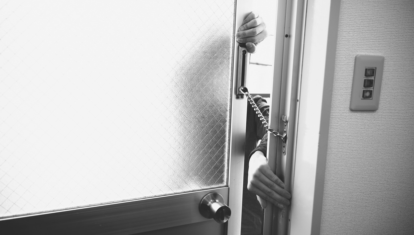 시끄럽다며 밤 12시에 쳐들어와 온 집안 뒤진 황당한 이웃 기사 관련이미지