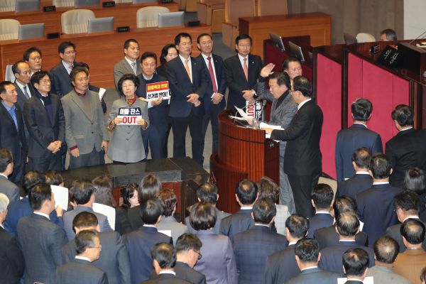 임시국회 방해하려는 한국당의 필리버스터에 민주당도 기꺼이 참여하는 이유 기사 관련이미지