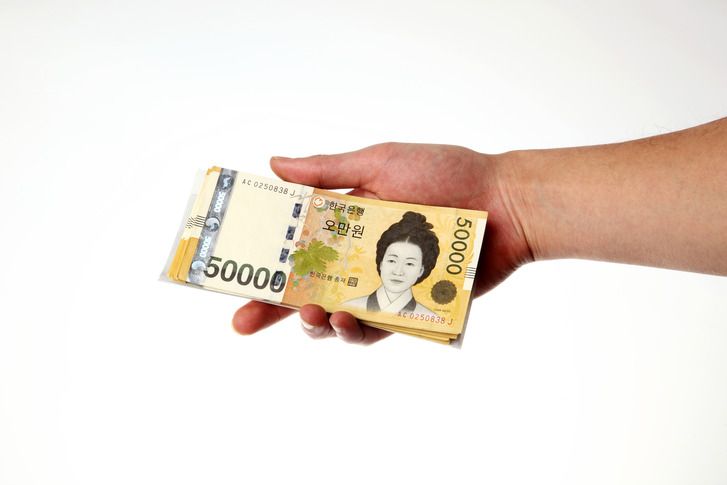 돌아가신 아버지가 빌려준 돈, 아들이 대신 받을 수 있을까? 변호사들 "문제없다" 기사 관련이미지