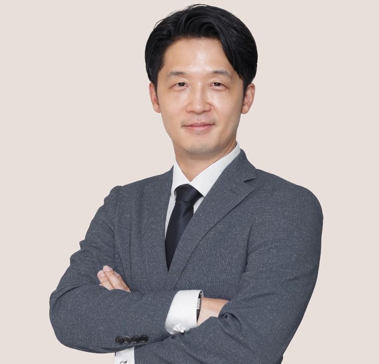'정현 법률사무소'의 송인욱 변호사. /로톡DB