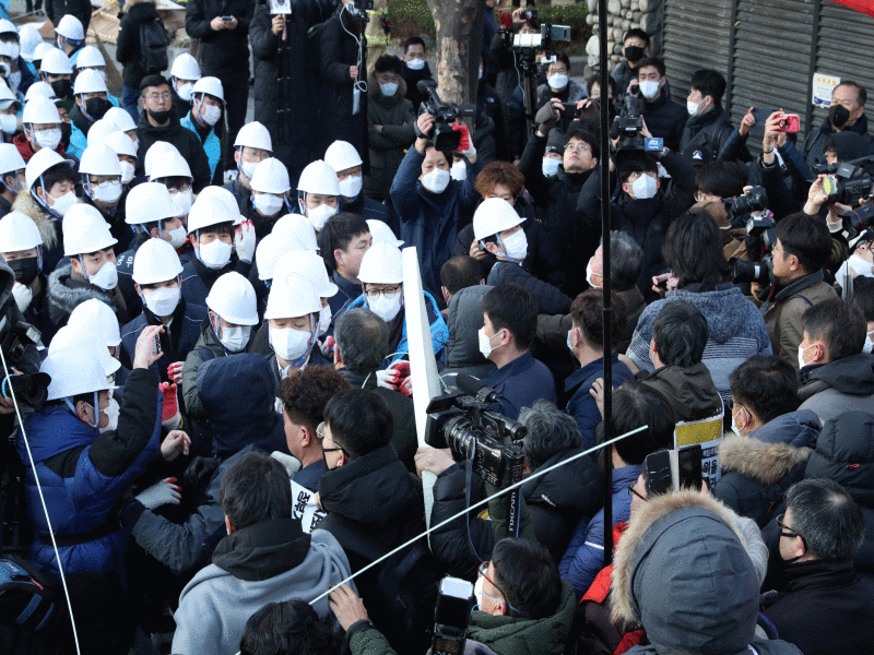 故문중원 기수 분향소 철거하자⋯ 성난 민변 "文정부에 참담함을 금할 수 없다" 기사 관련이미지