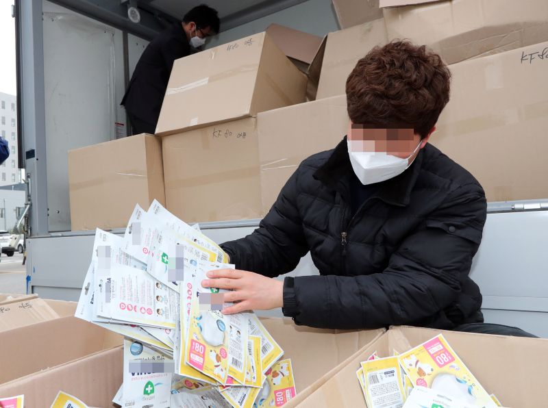 "그냥 개인적으로 파는 건데⋯" 변명 안 통한다, 모두 '사재기' 단속 대상 기사 관련이미지